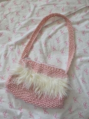 Y2K Baby Pink Crochet Shoulder Bag with Faux Fur Trim